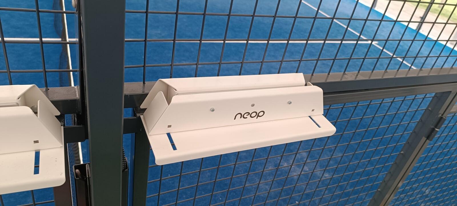 Padel: stainless-steel double-door locking and lighting management