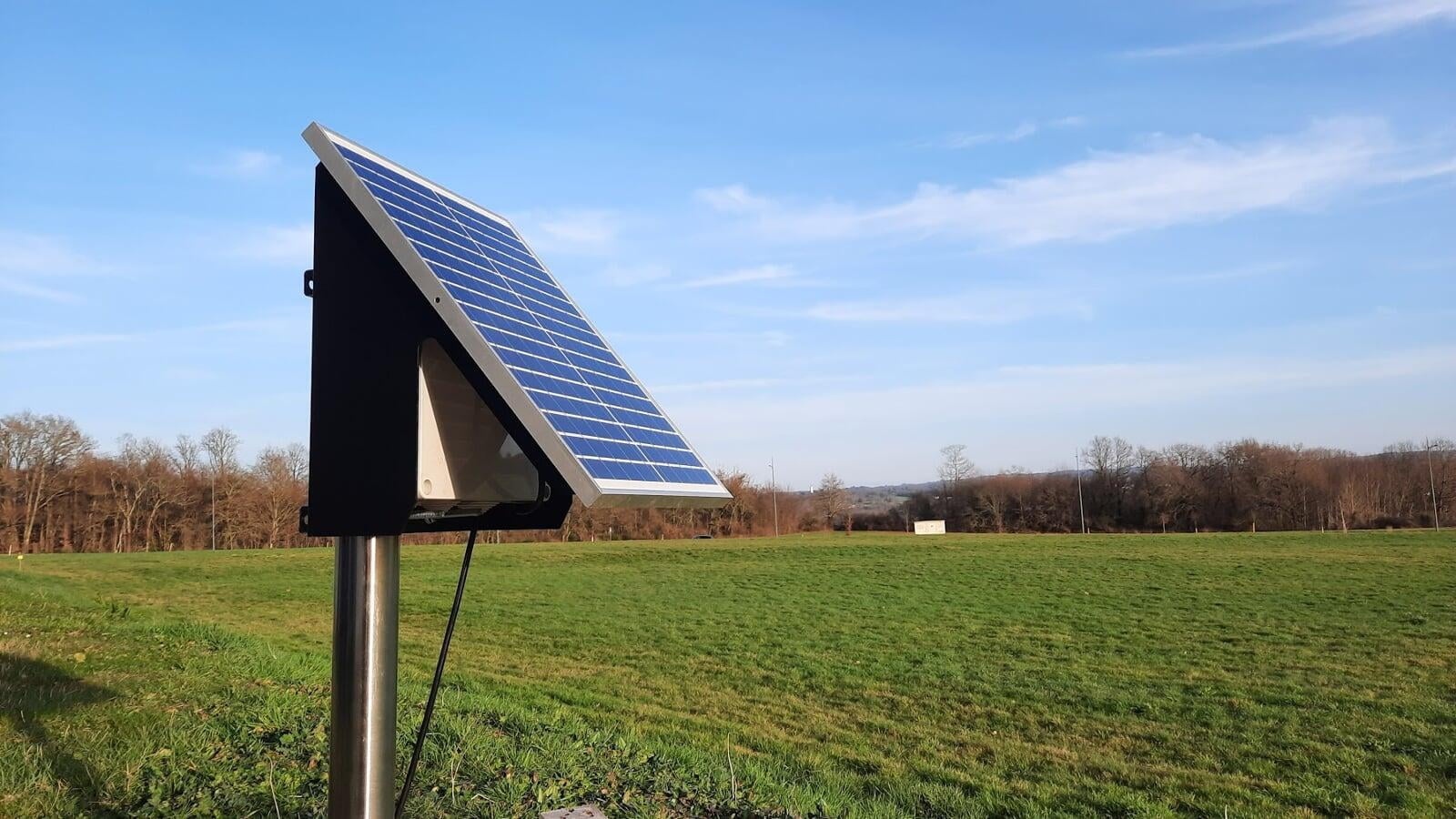 Kit solaire compact 12 V avec batterie pour tennis et installations isolées